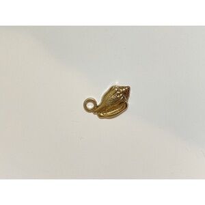 Vintage Gold Tone Shell Charm Pendant Jewelry Necklace Pendant